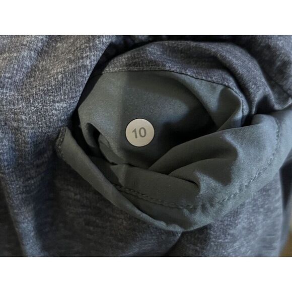 Lululemon Size 10 Spring Break Away Short  Gray Women's - Picture 3 of 3